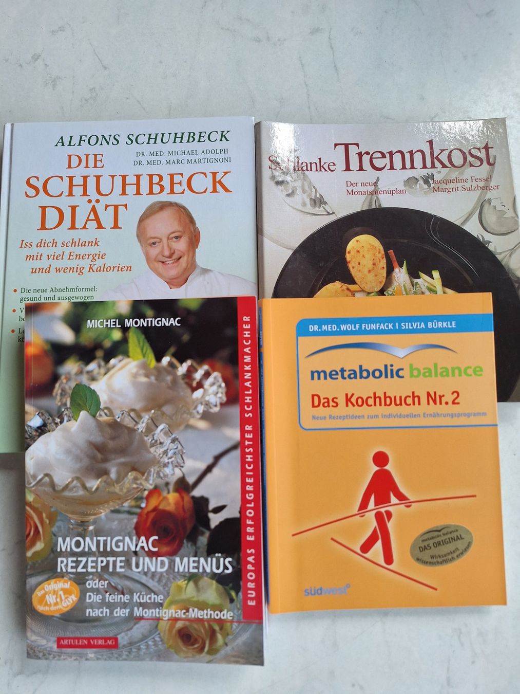 Libri: 4 STK DIV. DIÄTBÜCHER DIÄTBUCH – Usato da Huttwil venduto da Kunterbuntli