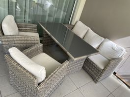 Garten Sitzgruppe Polyrattan mit Tisch und Kissen guter Zust