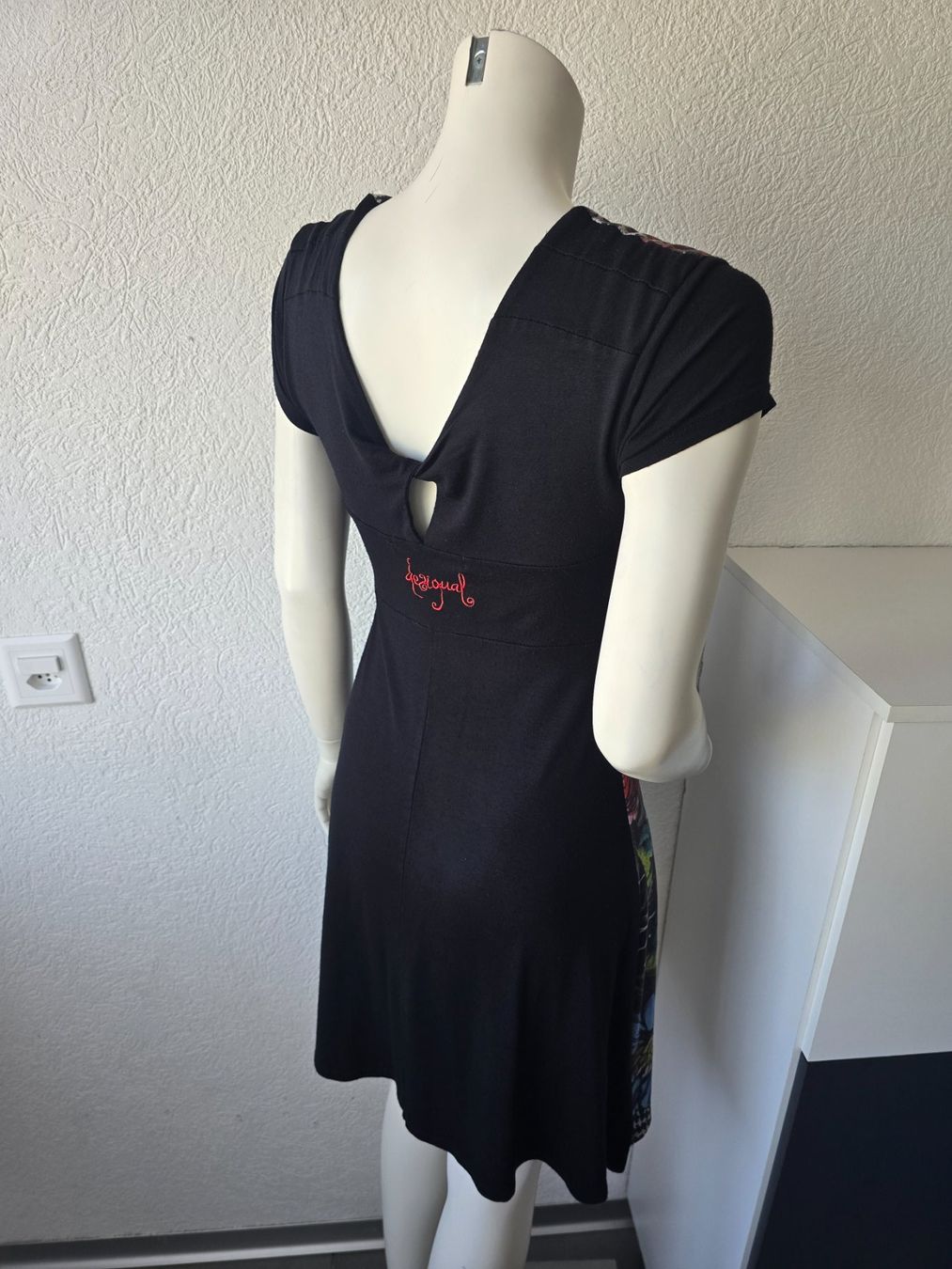 Desigual Robes: Robe Desigual.taille-S – D'occasion à Les Verrières par kitel79 7