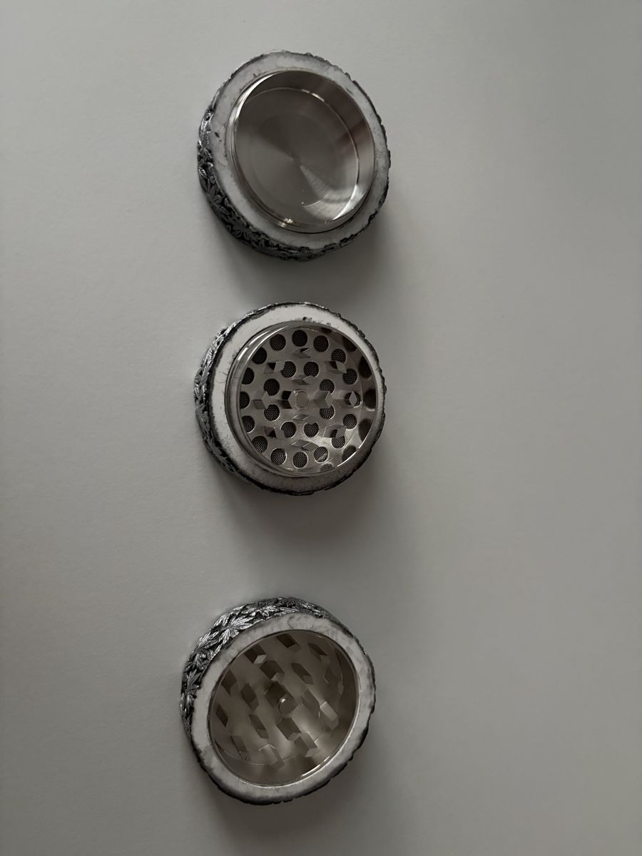 Elettrodomestici da cucina: Kräutermühle mit Hanfblatt-Design, Metall magnetisch – Nuovo (secondo la descrizione) da Galgenen venduto da Miachelle 1