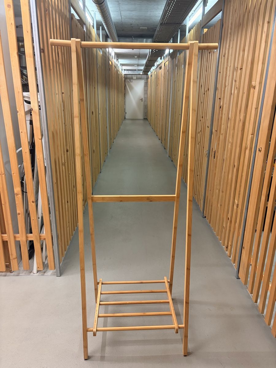 Altro in Decorazioni & Accessori: Kleiderständer – Usato da Basel venduto da l_i_p2dt