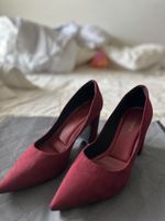 Constance Burgundy Suede Pointed-Toe Pumps – Size EUR 42