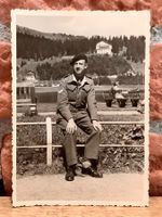 Soldat der BRITISH ARMY auf Urlaub - Privat Foto AK