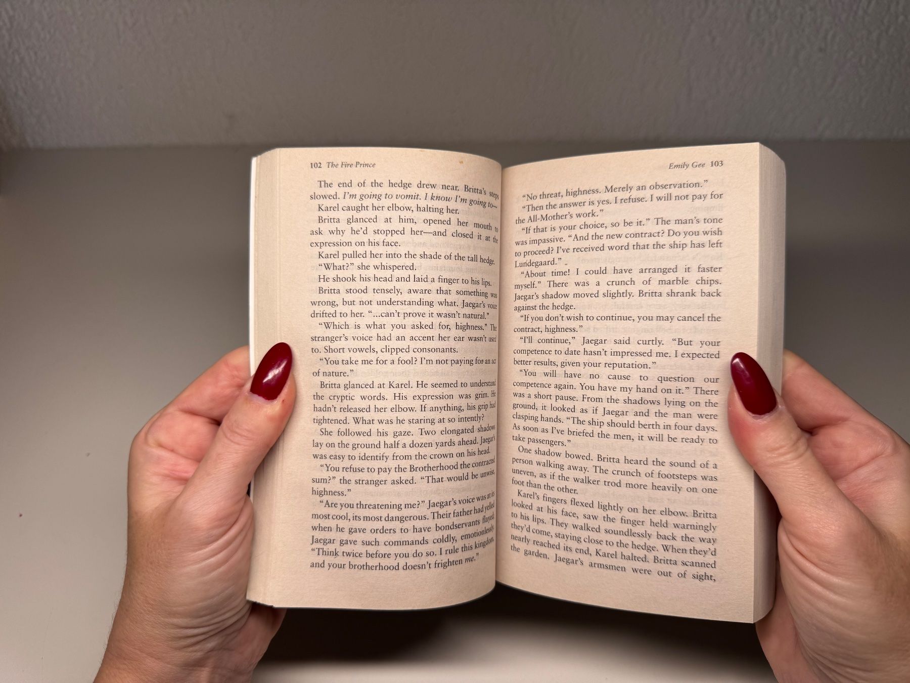 Libri: NOVEL: Emily Gee, The Fire Prince – Usato da Grosswangen venduto da English_books 4