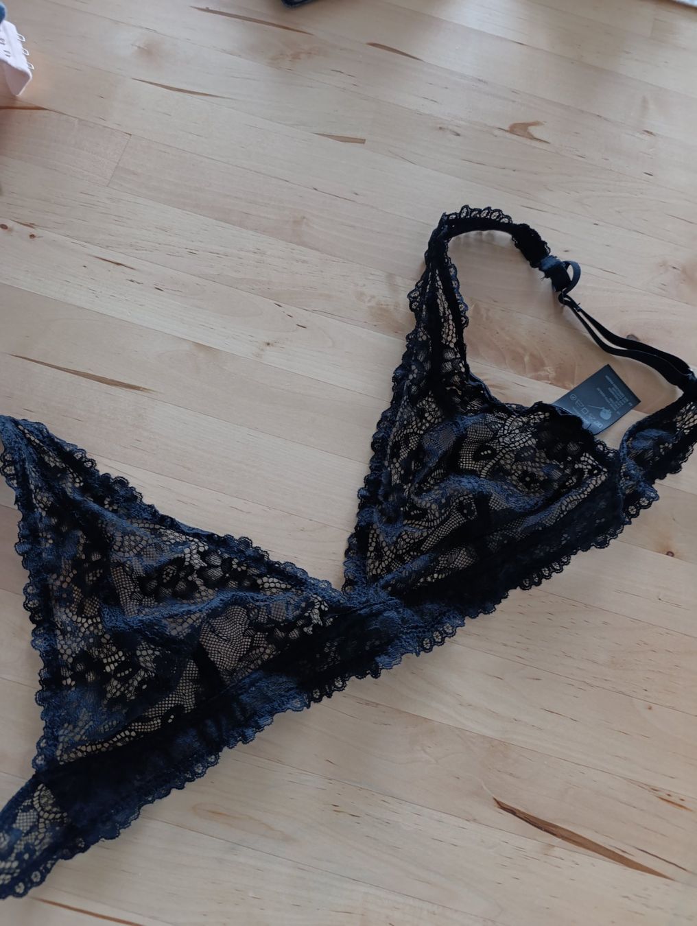 H&M Altra biancheria intima: Bralettes et triangle dentelle 85b – Nuovo (secondo la descrizione) da Fribourg venduto da del_hp6t 7