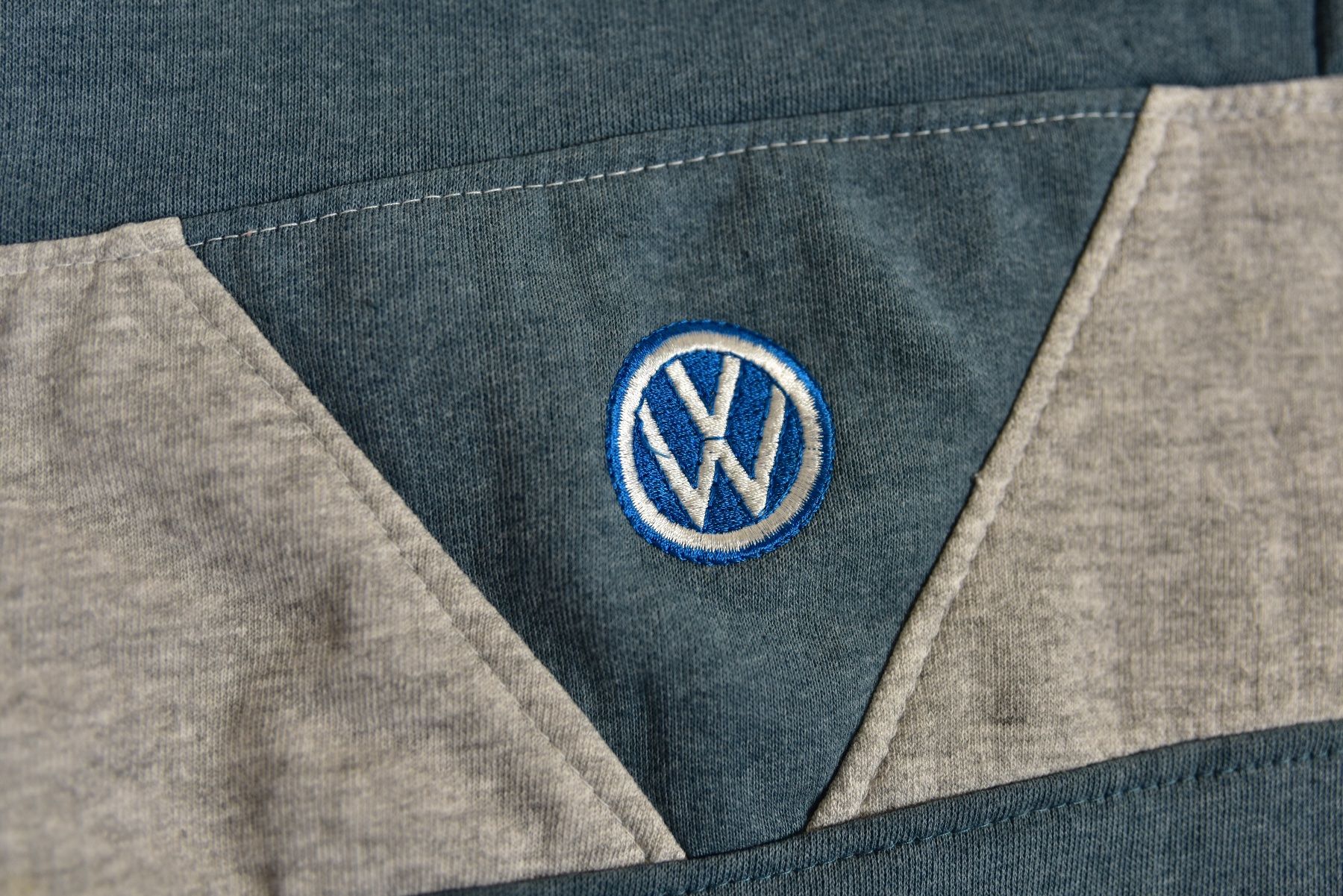 Maglioni & Felpe: VW Logo Vintage Sweatshirt – Usato da Luzern venduto da eli_b9zg 1