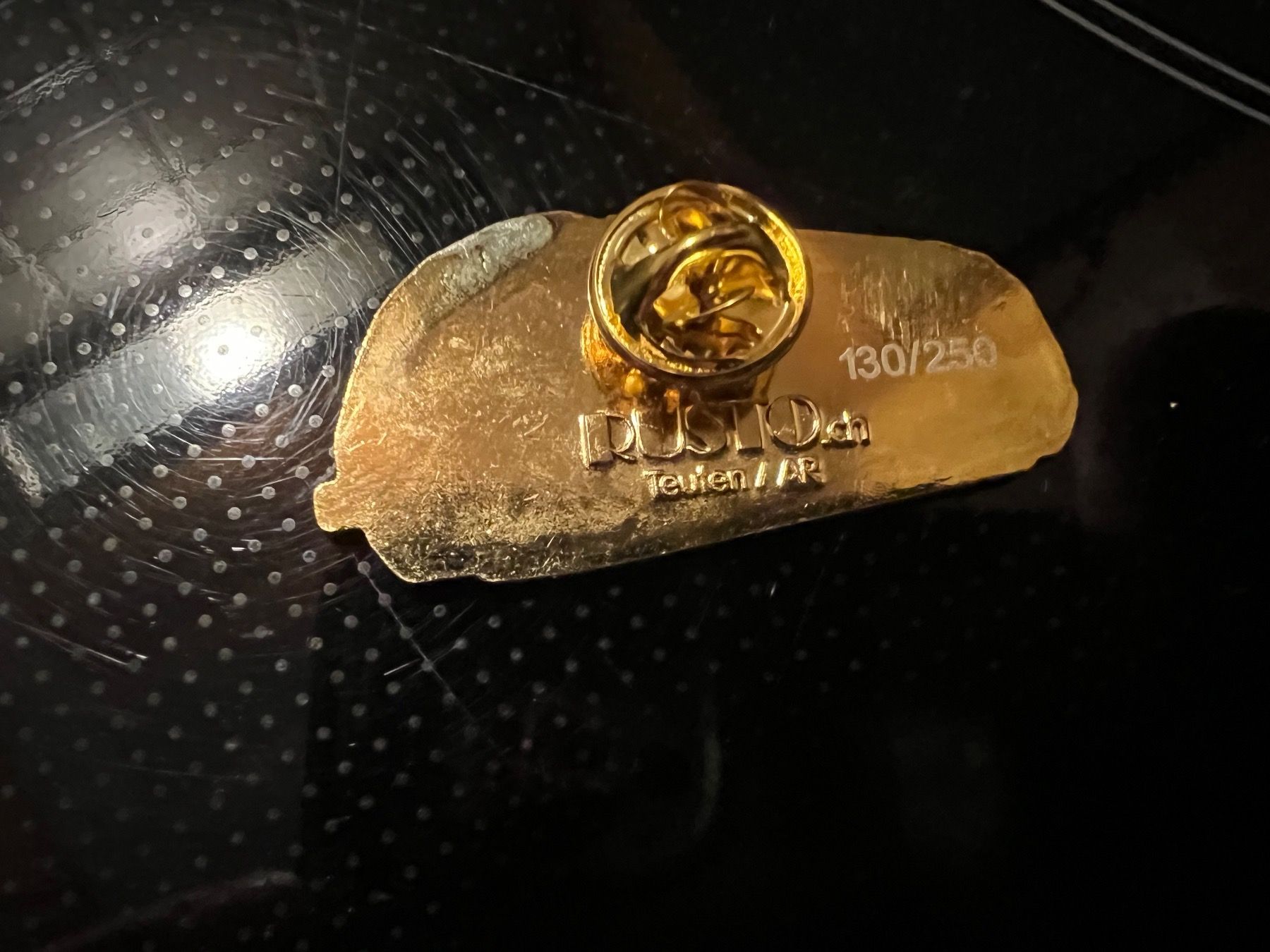 Placchette & Badge: Pin’s SEV 100 ans – Nuovo e nell'imballaggio originale da Villeneuve VD venduto da patino_814 1