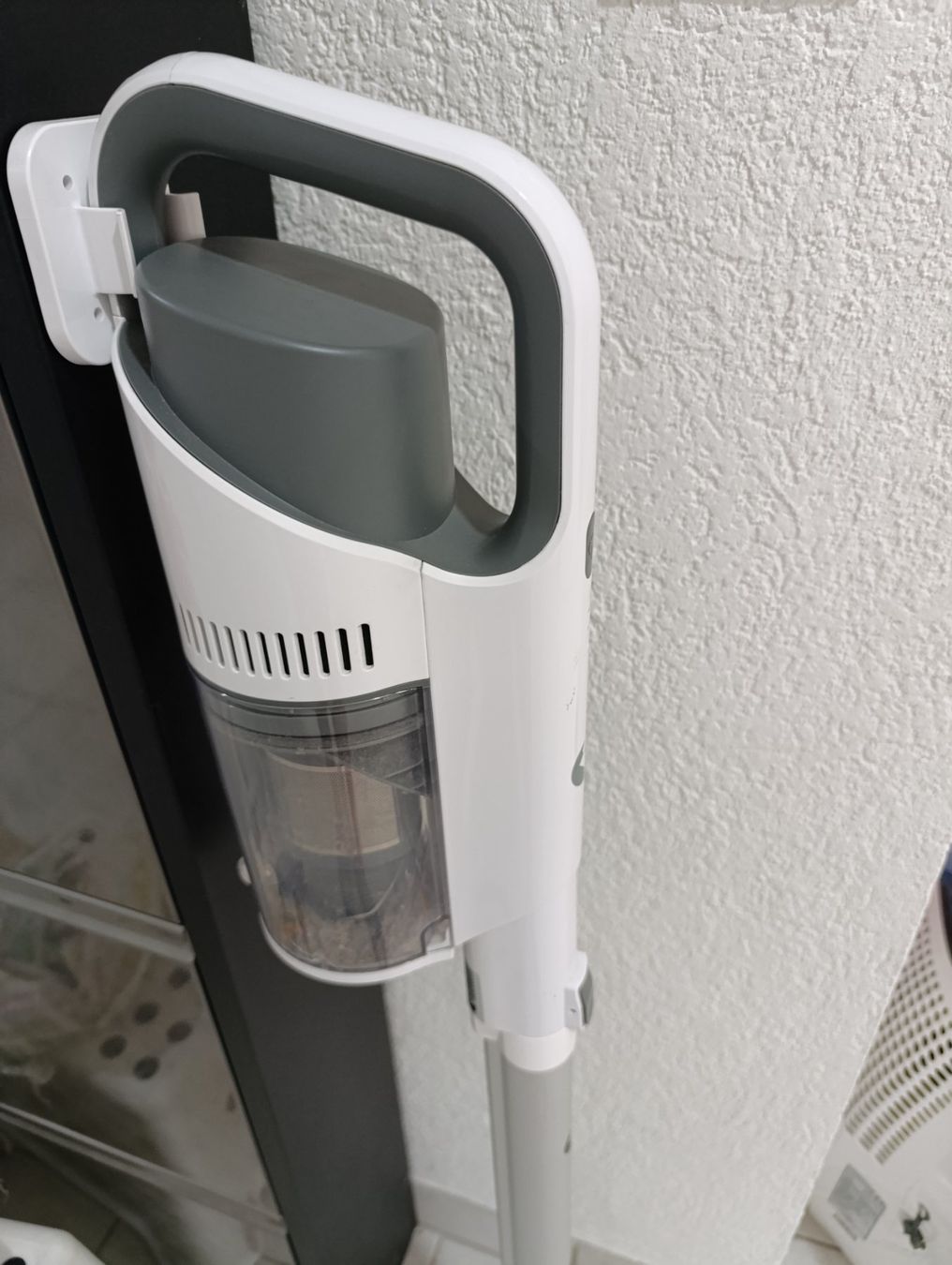 Ohmex Staubsauger & Zubehör: Aspirateur sans câble Ohmex – Gebraucht aus St-Cergue von Neviana 1