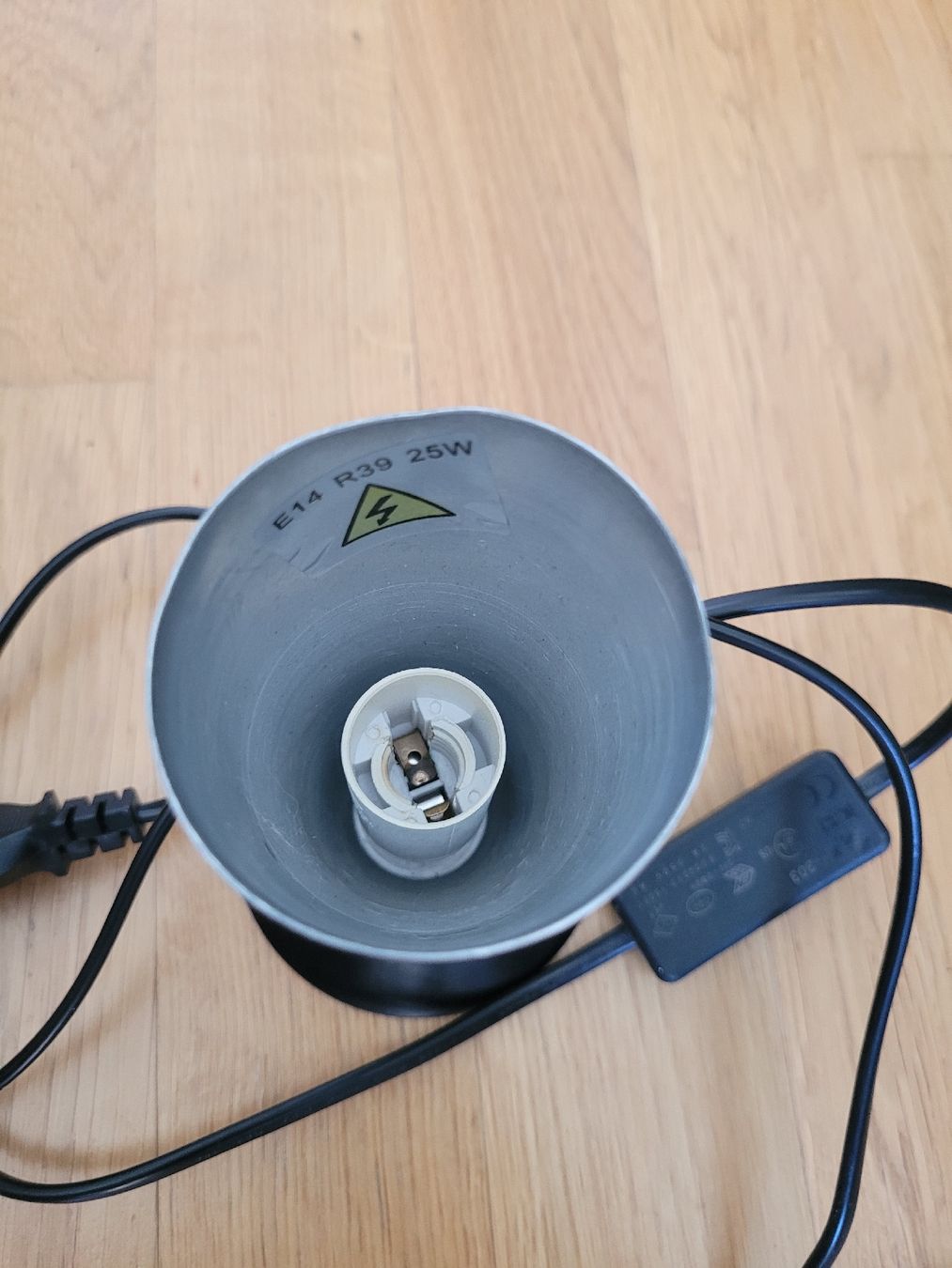 Lampade: Lampe à lave à partir d'1.- – Usato da Thônex venduto da Jankhee 1