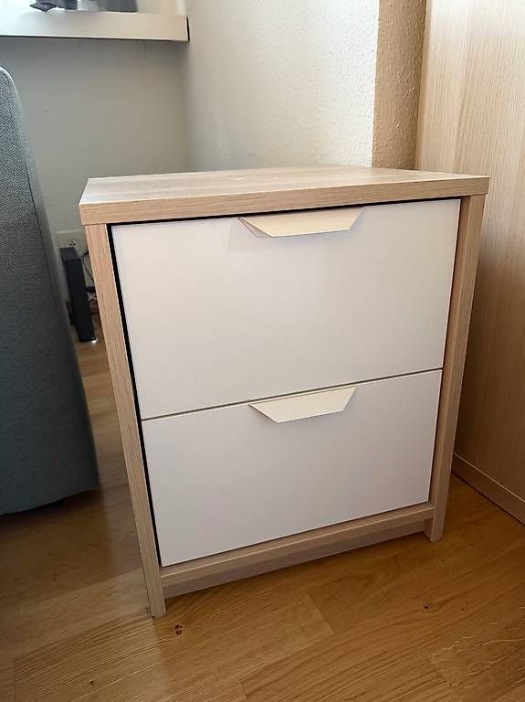 Comodini: IKEA ASKVOLL Nachttisch / Kleine Kommode – Usato da Zürich venduto da authenticmonkey