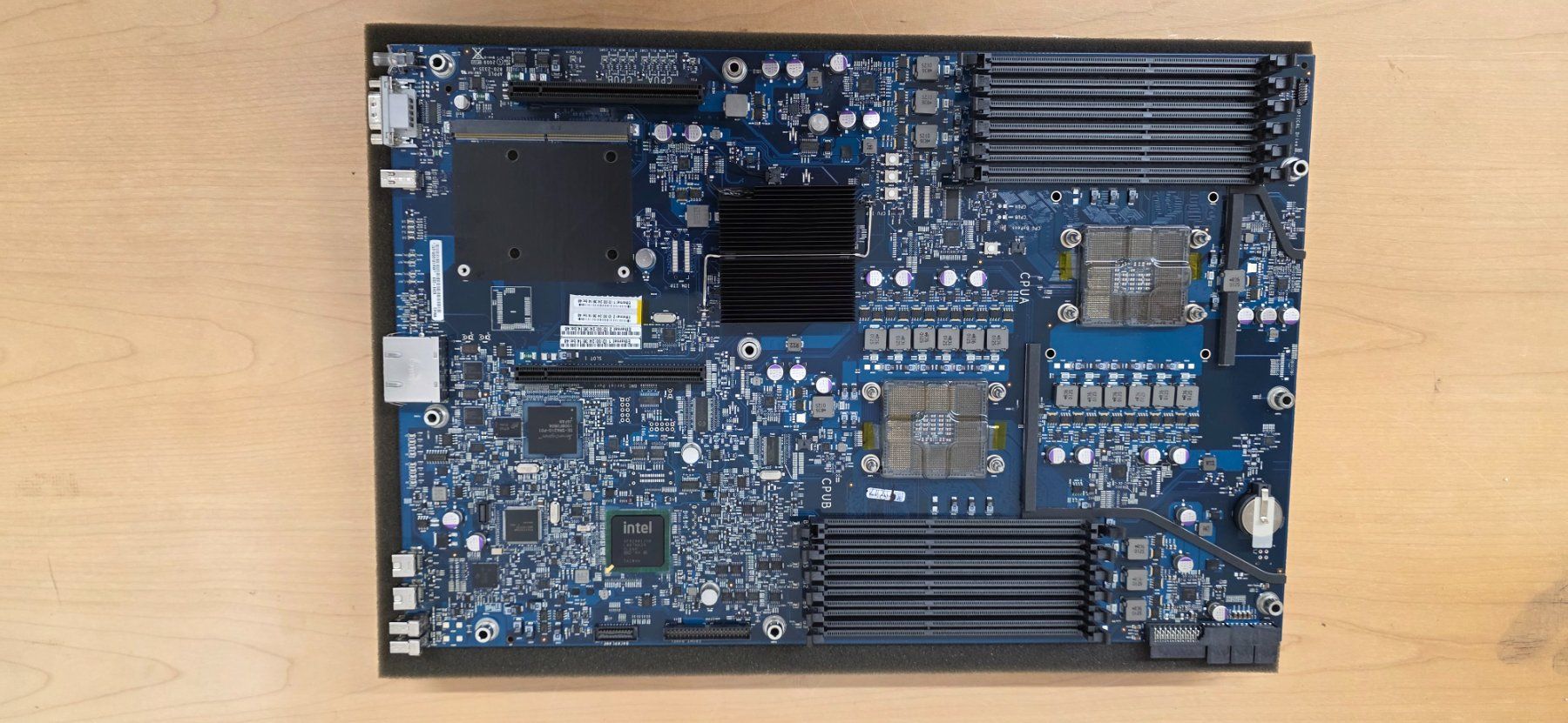 Mainboards: Apple Xserve Logicboard (ungetestet!) – Gebraucht aus Elgg von computerbrocki