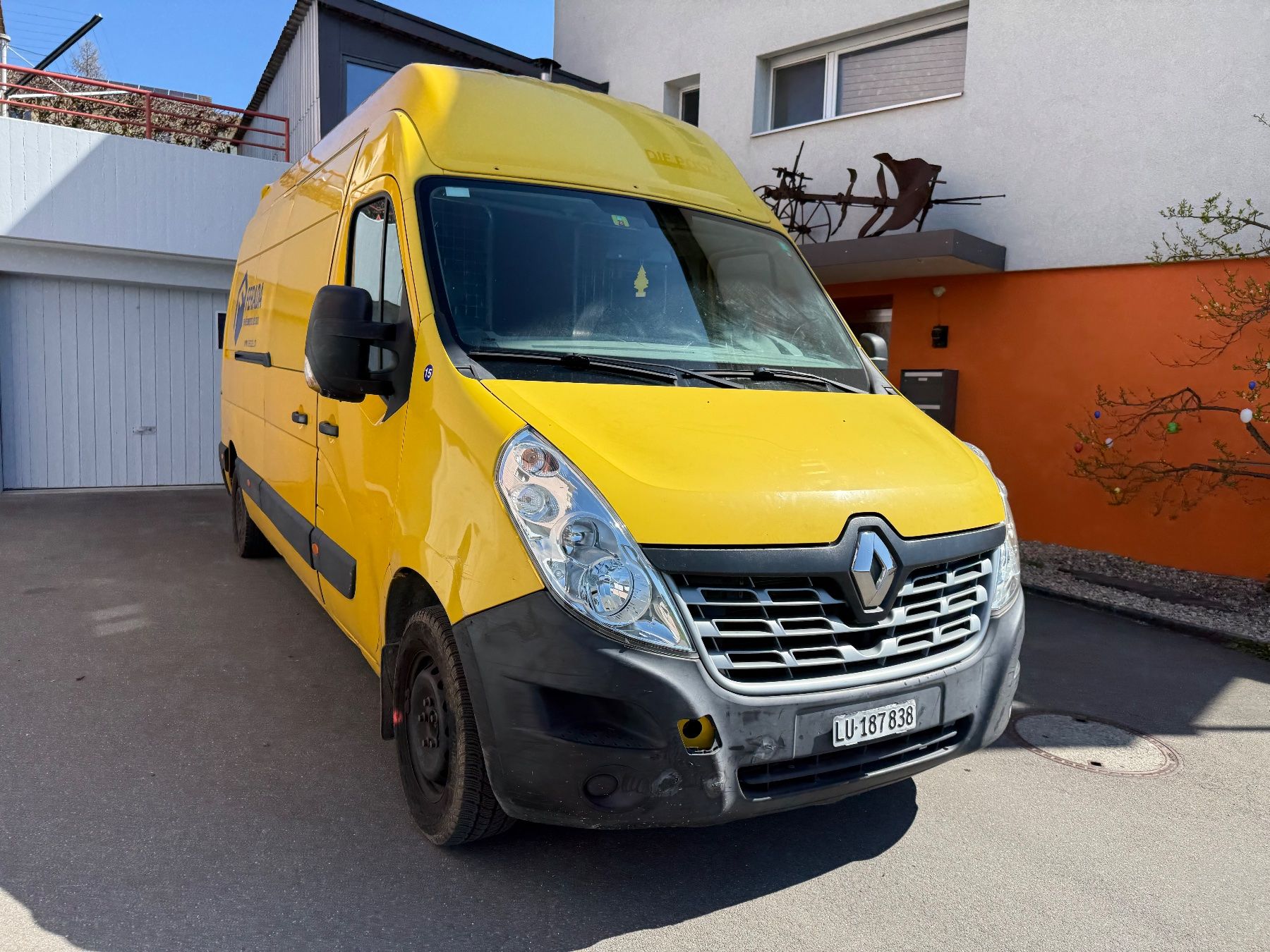 Renault Nutzfahrzeuge: Renault Master Kastenwagen gelb 2017 mit Problemen – Defekt aus Cham von cengo_ag 2