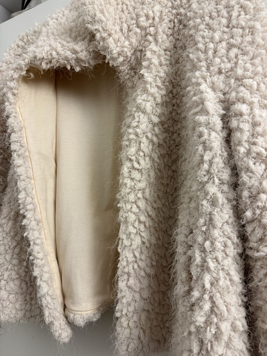 Marc Cain Jacken: Marc Cain Teddyjacke Creme – Gebraucht aus Mettmenstetten von _4_YOU_ 3