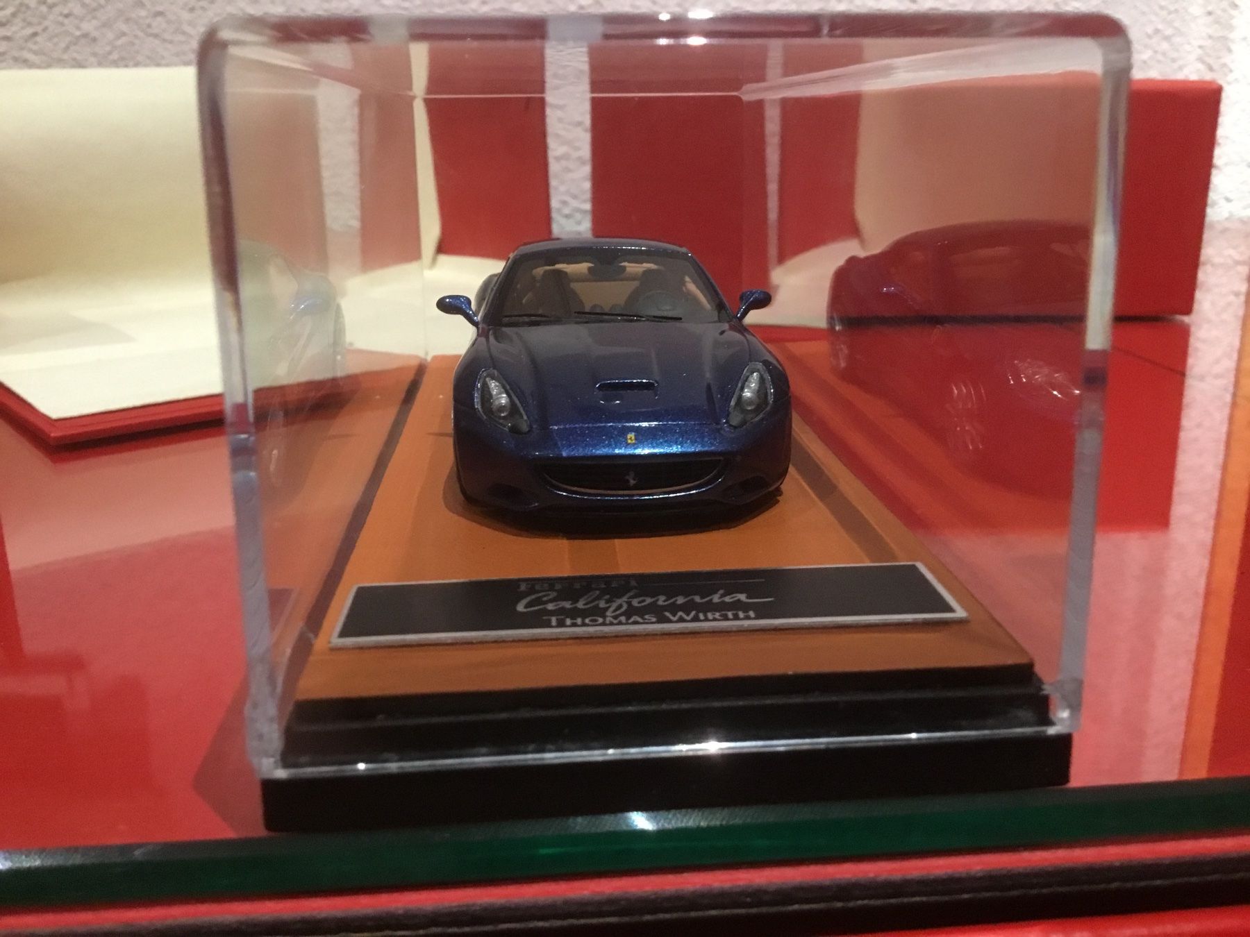 Ferrari Modellini d'auto: Ferrari California blau / 1:43 – Nuovo (secondo la descrizione) da Brig venduto da Sonne11 2