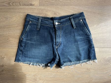 Short levi’s femme t. 26