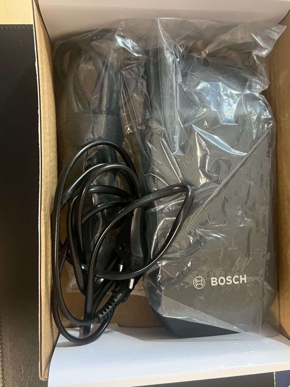 Bosch Caricabatterie: Chargeur e-bike Bosch BPC3400 – Nuovo e nell'imballaggio originale da Lausanne venduto da ffhoud 2