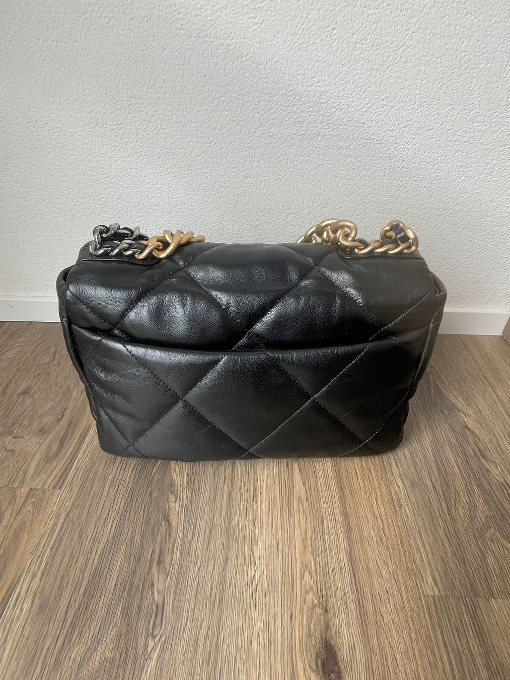 Chanel Borse da donna: Chanel 19 Grosse Tasche – Nuovo (secondo la descrizione) da Münchwilen TG venduto da emma_J 9