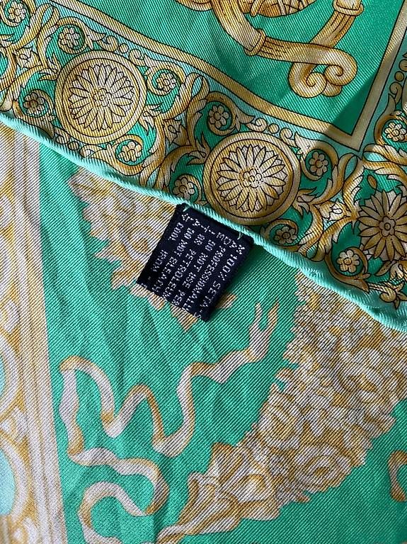 Foulard & Sciarpe: Versace Foulard Seide 100% – Usato da Thalwil venduto da chm_6wdg 2