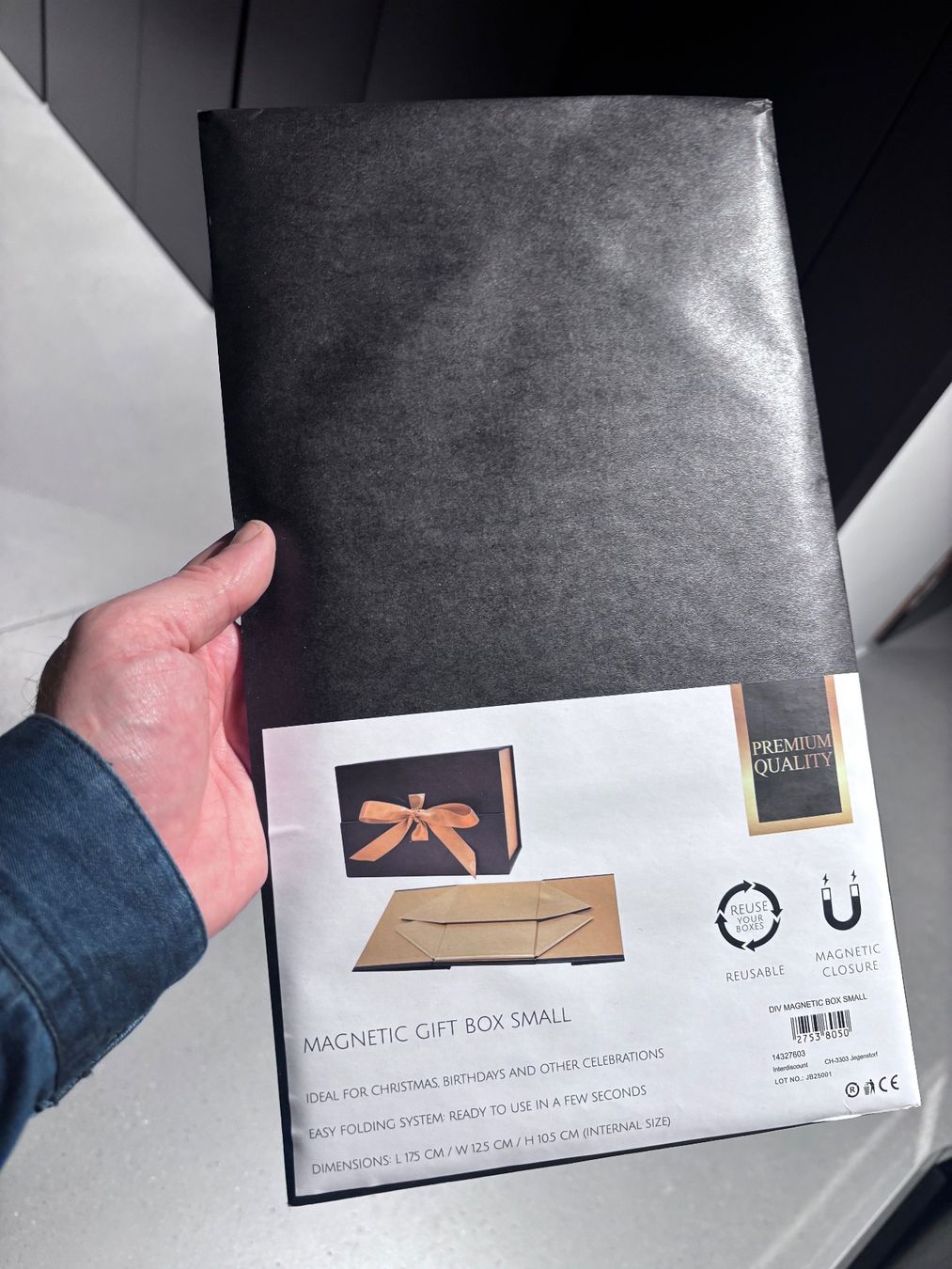 Alle Dekorationen: Magnet Geschenkbox 🎁 Neu – Neu und originalverpackt aus Zürich von engebrunau