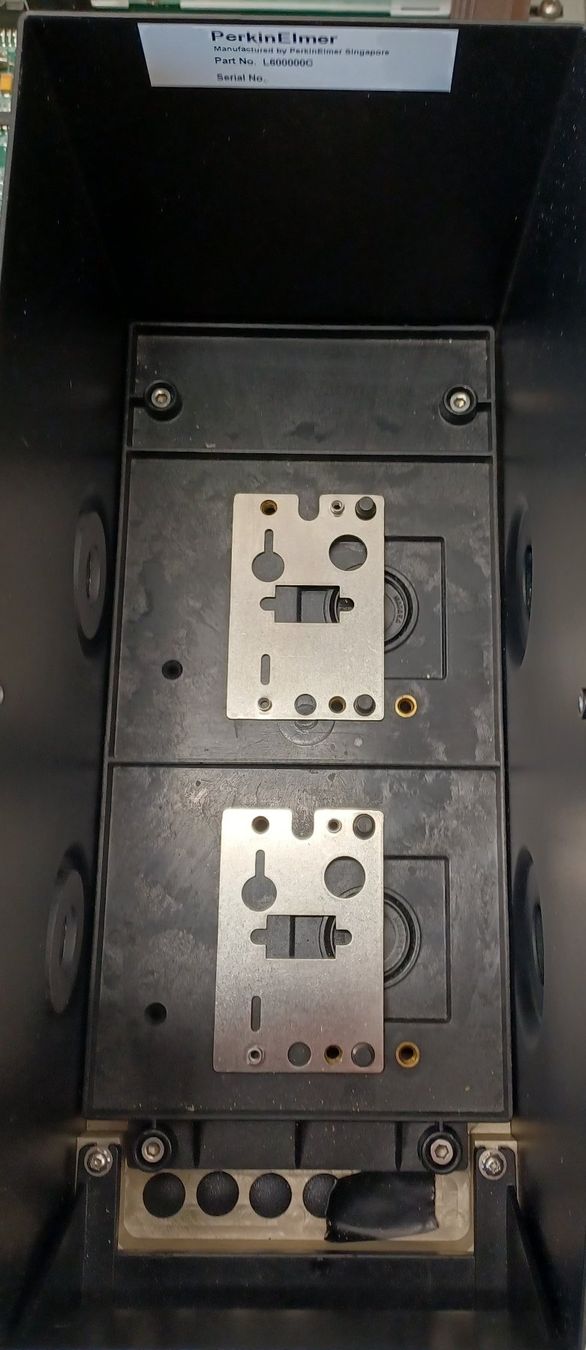 Accessori da laboratorio: Perkin Elmer Lambda 35 UV/Vis Spectrophotometer – Difettoso da Niederdorf venduto da LeptonAG_Labor 6