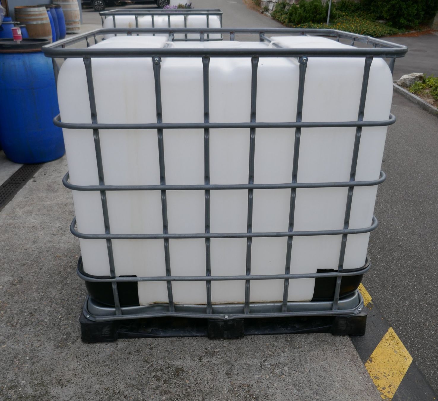 Tränken & Tröge: IBC Tank 1000 Liter – Gebraucht aus Port von uzuku 2