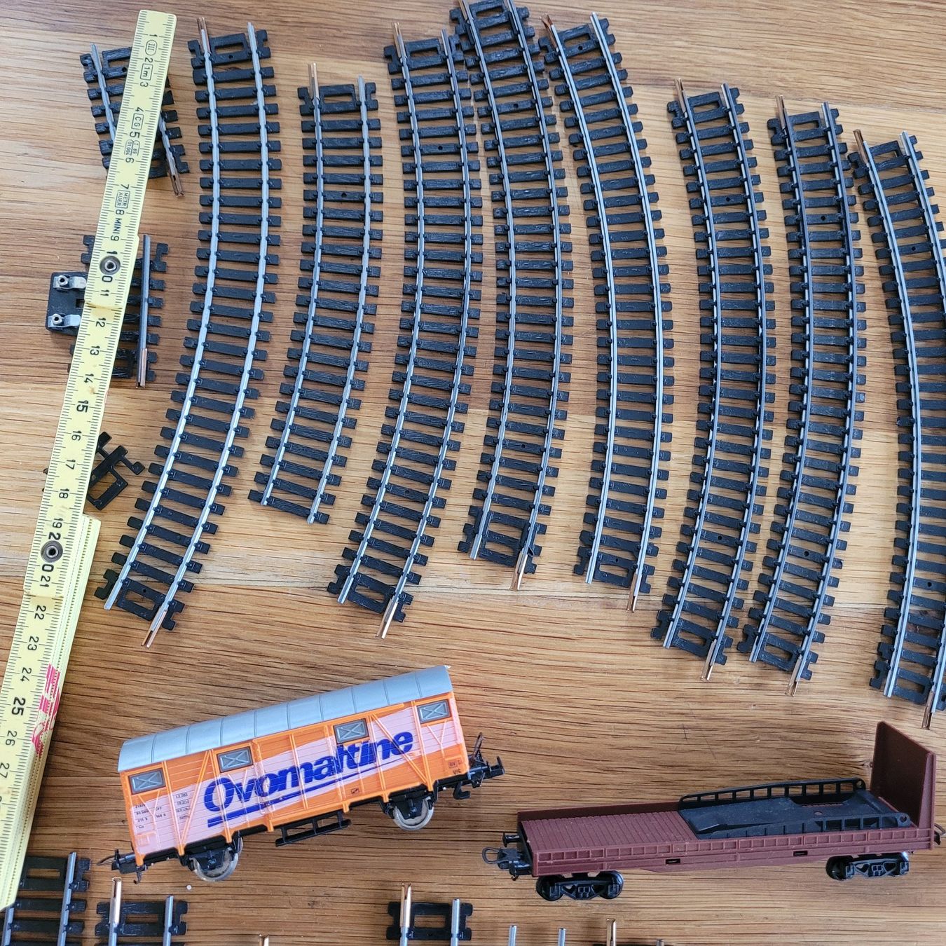 Lima Modelleisenbahnen: Lot De Rails Lima + Wagon Divers Marchandise – Gebraucht aus Reconvilier von itzlittlerabbit 3