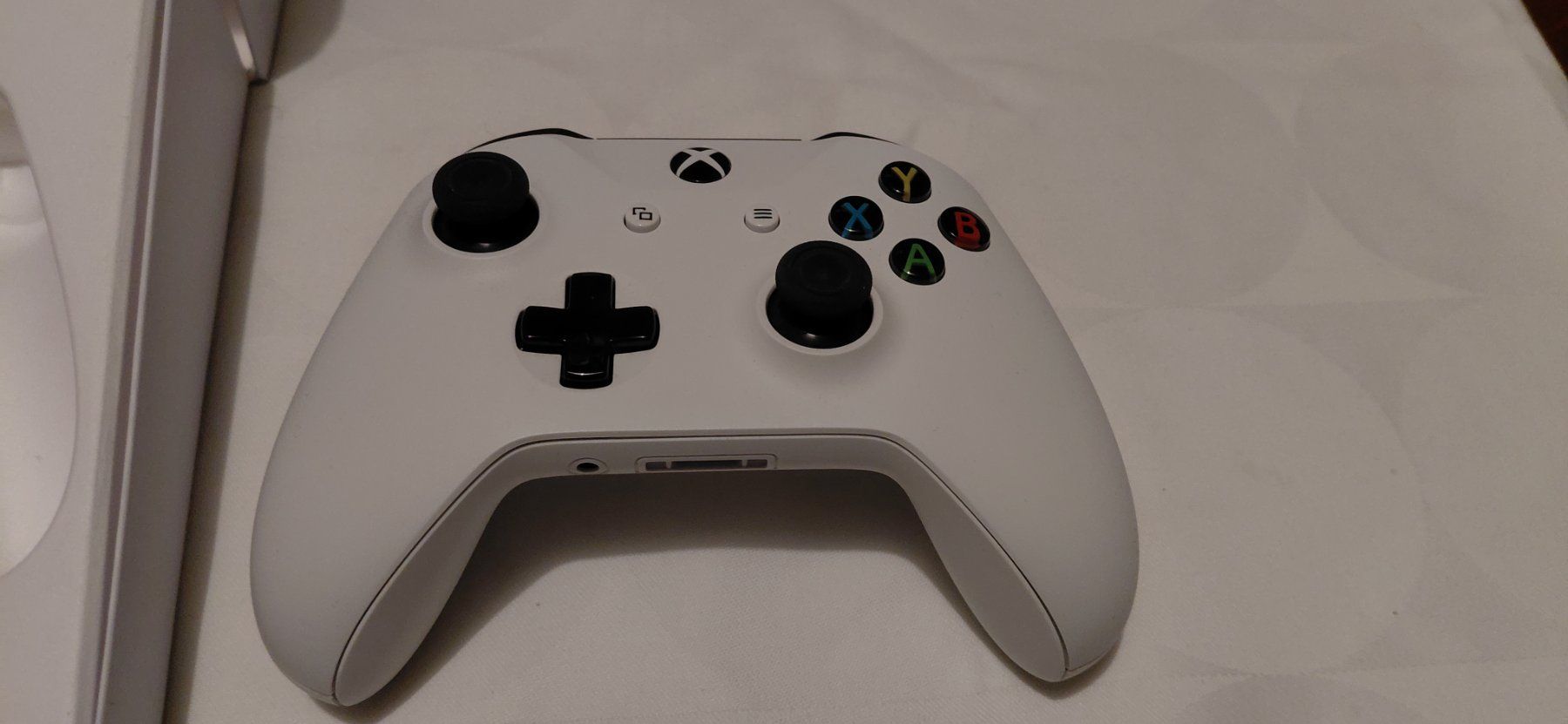 Microsoft Fernbedienungen: Xbox One / Series X Controller in OVP – Gebraucht aus Gretzenbach von Uli1980 1
