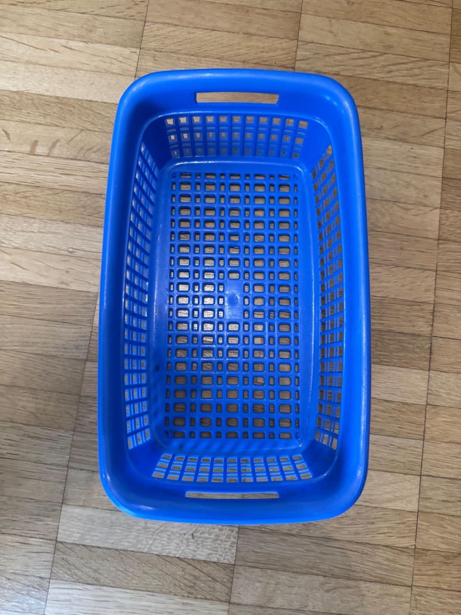 Contenitori & Simili: Cesto blu multiuso in plastica - Ideale per la casa! – Usato da Viganello venduto da Lolland_7 2