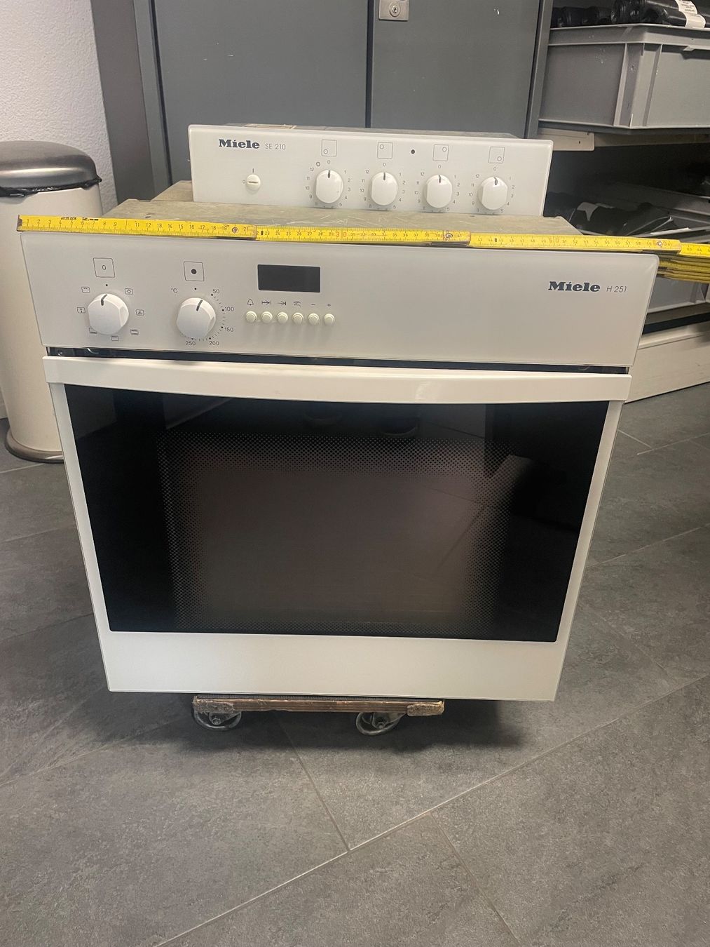 Miele Fours: Miele H 251 Backofen – D'occasion à Gümligen par Brocki-Reimal-Stift