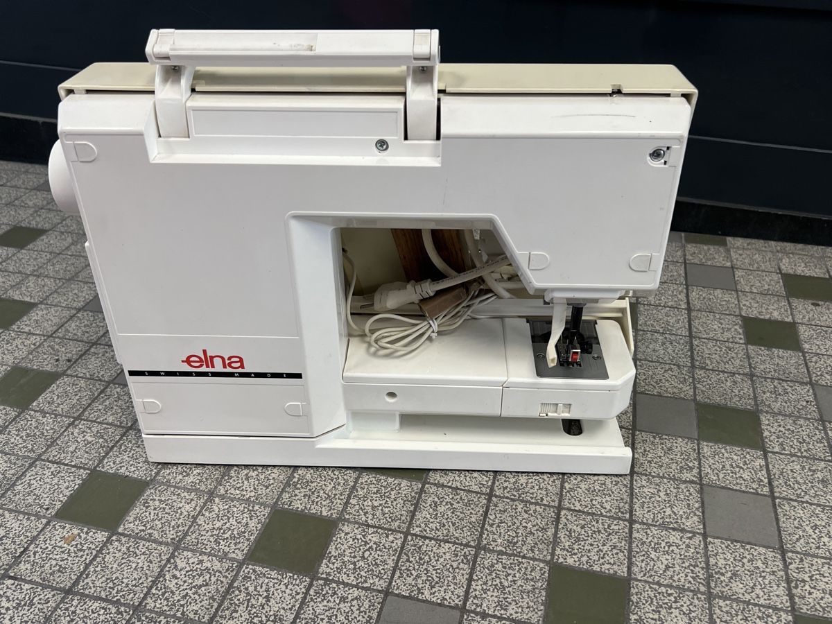 Elna Nähmaschinen: Machine à coudre Elna Club Computer Type 500 – Gebraucht aus Genève von Leboucheoreilles