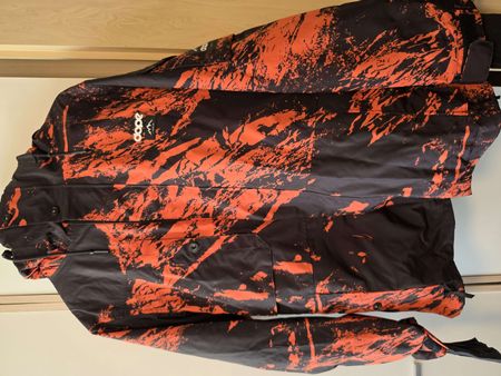 DOPE Skijacke Grösse M im Winter-Look zu verkaufen