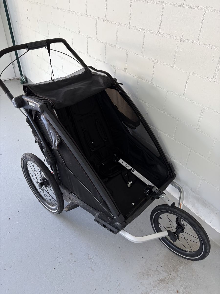 Thule Anhänger: Thule Chariot Sport 2 Double – Gebraucht aus Jona von Ensign2