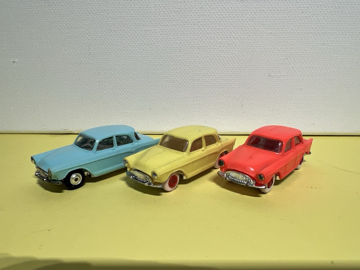 Norev Modellini d'auto: Norev, 3 x Simca Aronde in 1/87 – Usato da Weinfelden venduto da Kammerflimmern