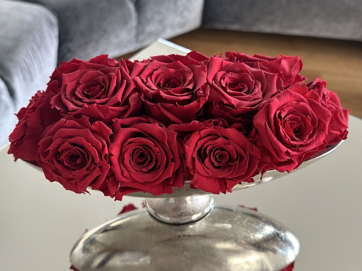 Tutte le decorazioni: Echte konserviere Rosen in einer edlen Metallschale – Usato da Zürich venduto da von_7vbl