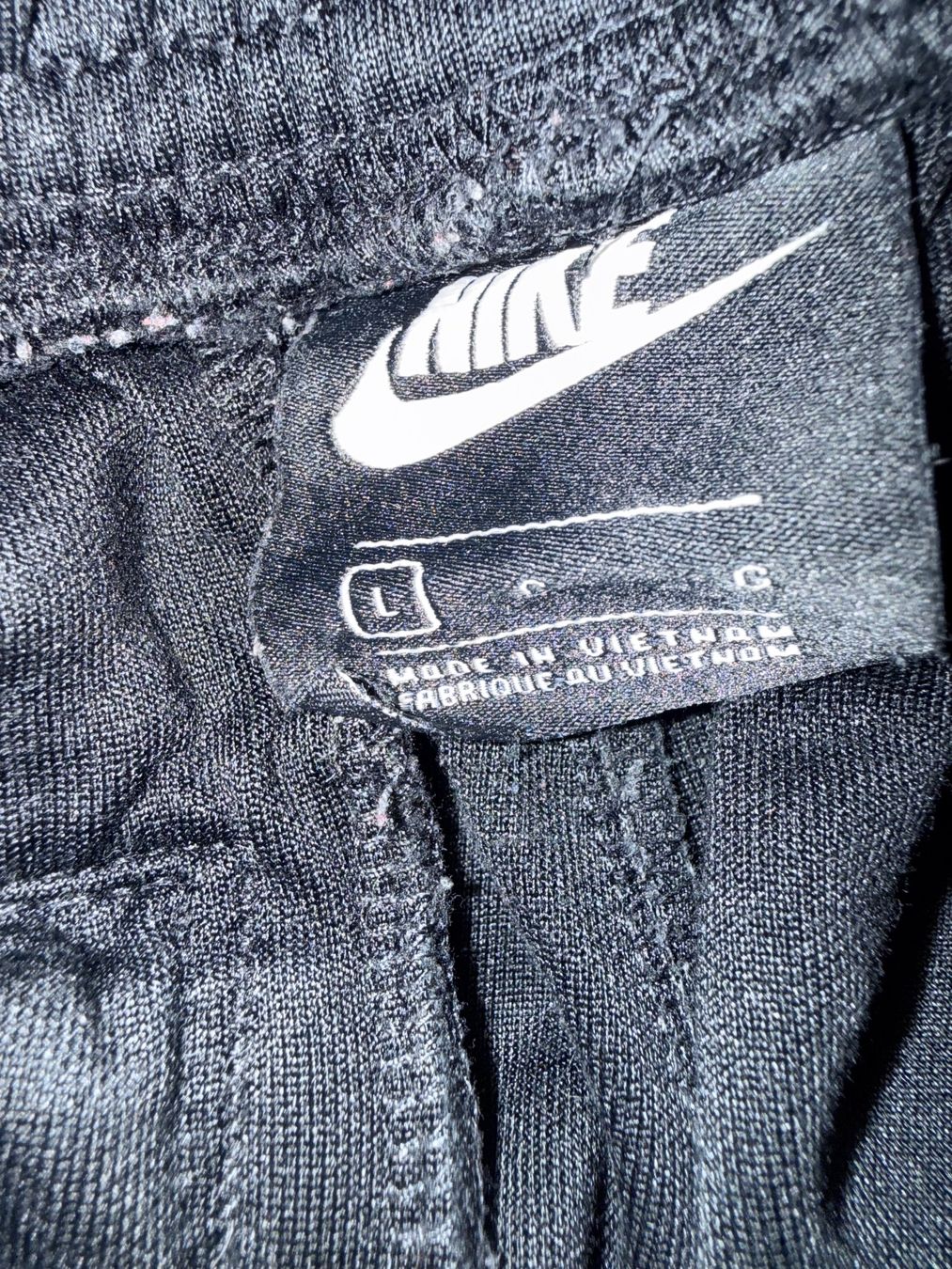 Nike Pantaloni: Nike Trainingshose Schwarz/Gold, Grösse L – Usato da Wollerau venduto da falkenauge444 2