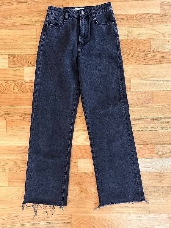 Zara Jeans: Zara Jeans. Schwarz. Gr. 36. – D'occasion à Zürich par Sunnyflower97
