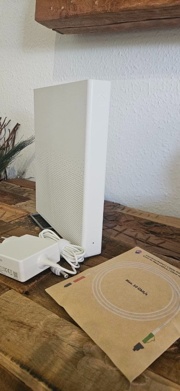 Swisscom Modem & Router: Swisscom Internet box (10Gbit/s  + Wi-Fi 6) – Usato da Gland venduto da DanieleKir