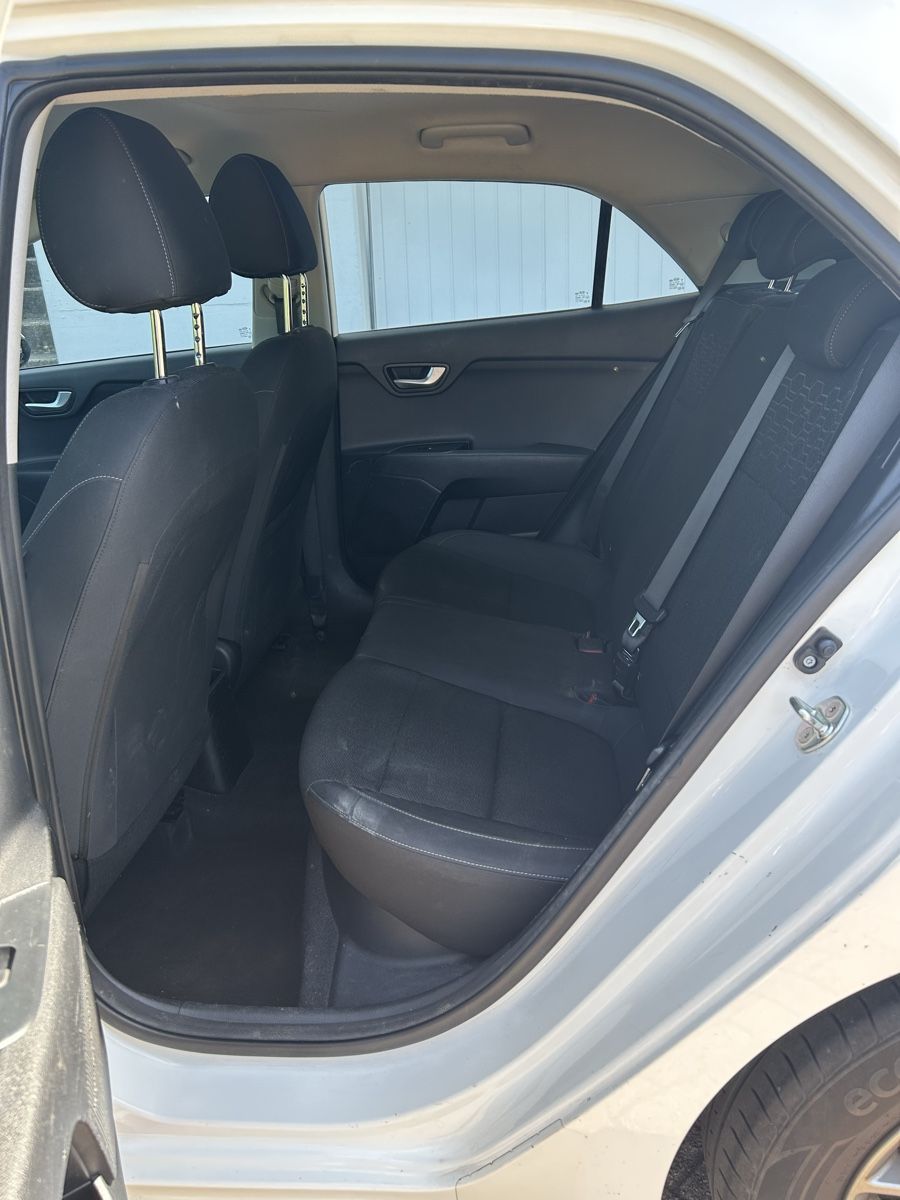 Kia Autos: Kia Rio, V 1.4 MT ISG Swiss City Line, Limousine – Gebraucht aus Ennetmoos von PlatzDa 4