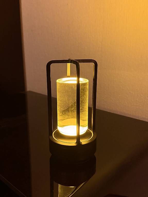 Lampade: Modern Rechargeable LED Lantern - Perfect Ambience! – Usato da Plan-les-Ouates venduto da kotcha_m 2