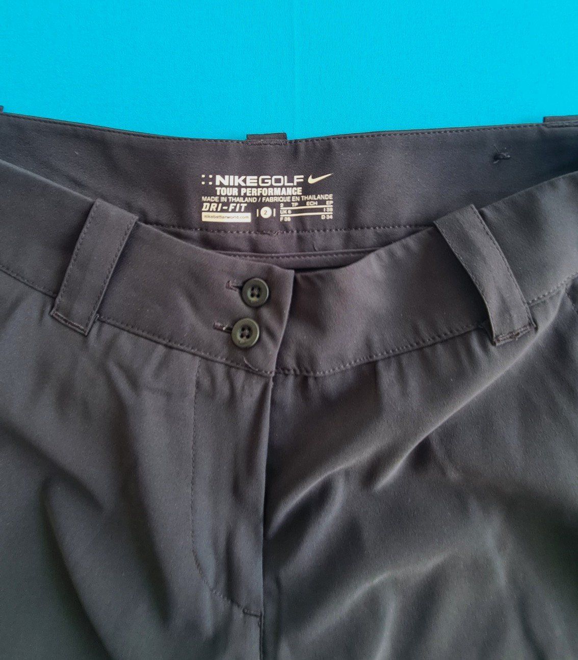 Nike Pantaloni: Hose NIKE Golf Gr. 34 – Usato da Saland venduto da V-Tour 2