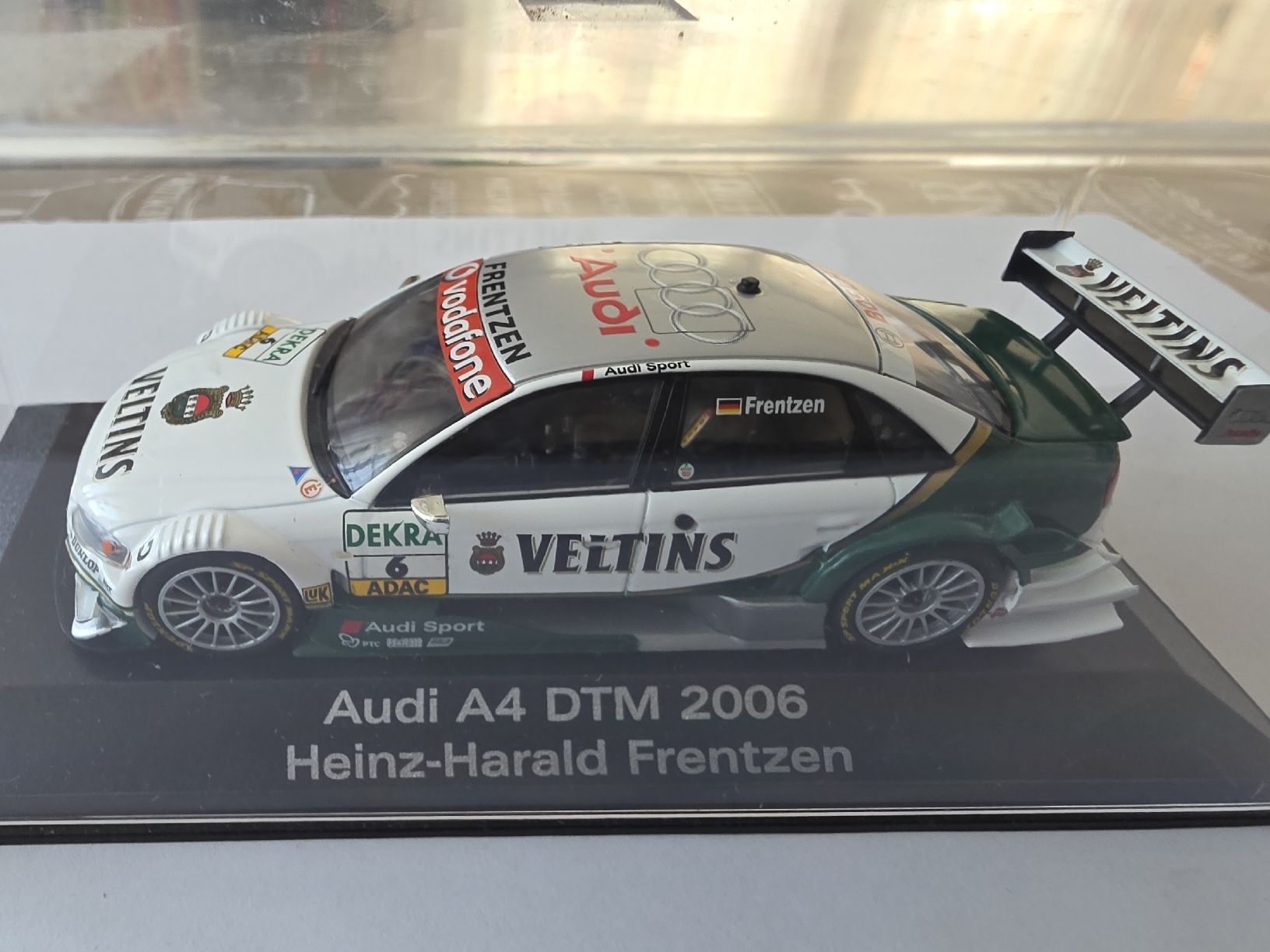 Audi Modellini d'auto: Audi A4 DTM 2006 – Nuovo e nell'imballaggio originale da Alpnach Dorf venduto da Claudio1488
