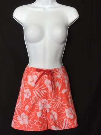 short rose à fleurs Hawaï