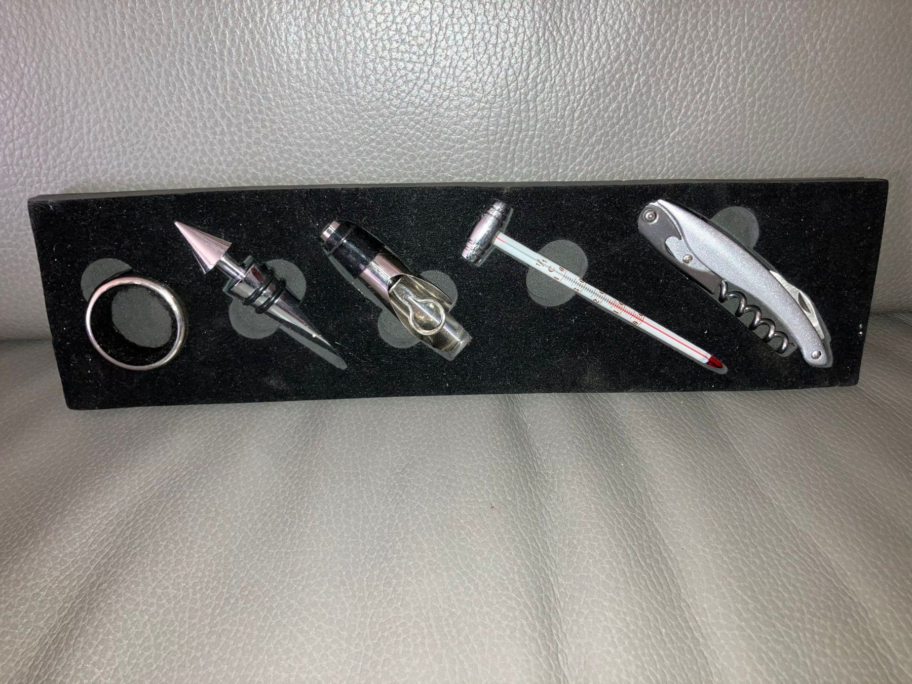 Apribottiglie & Tappi per chiusura: Set sommelier/enologo – Nuovo (secondo la descrizione) da Melano venduto da H-Sara 2