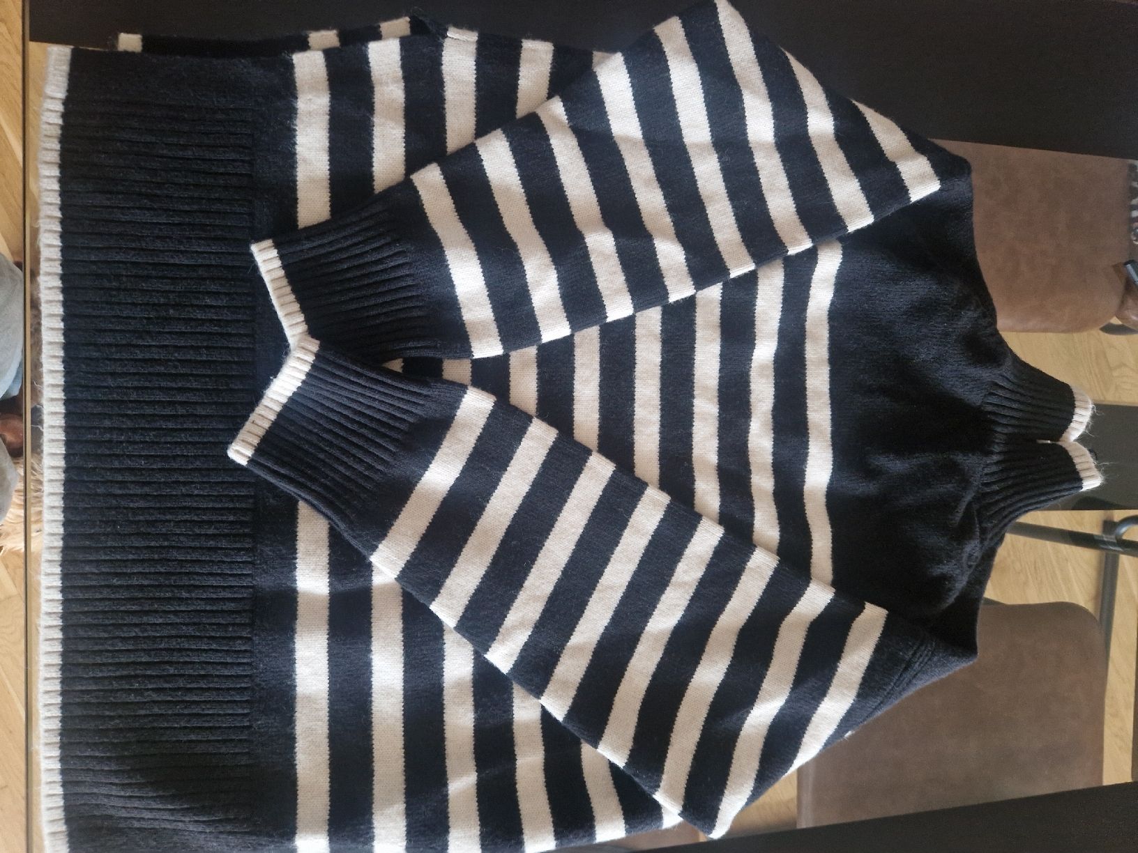 H&M Pulls & Sweat-shirts: Pullover H&M Grösse L – Neuf (Voir description) à Buttwil par SabrinaA03