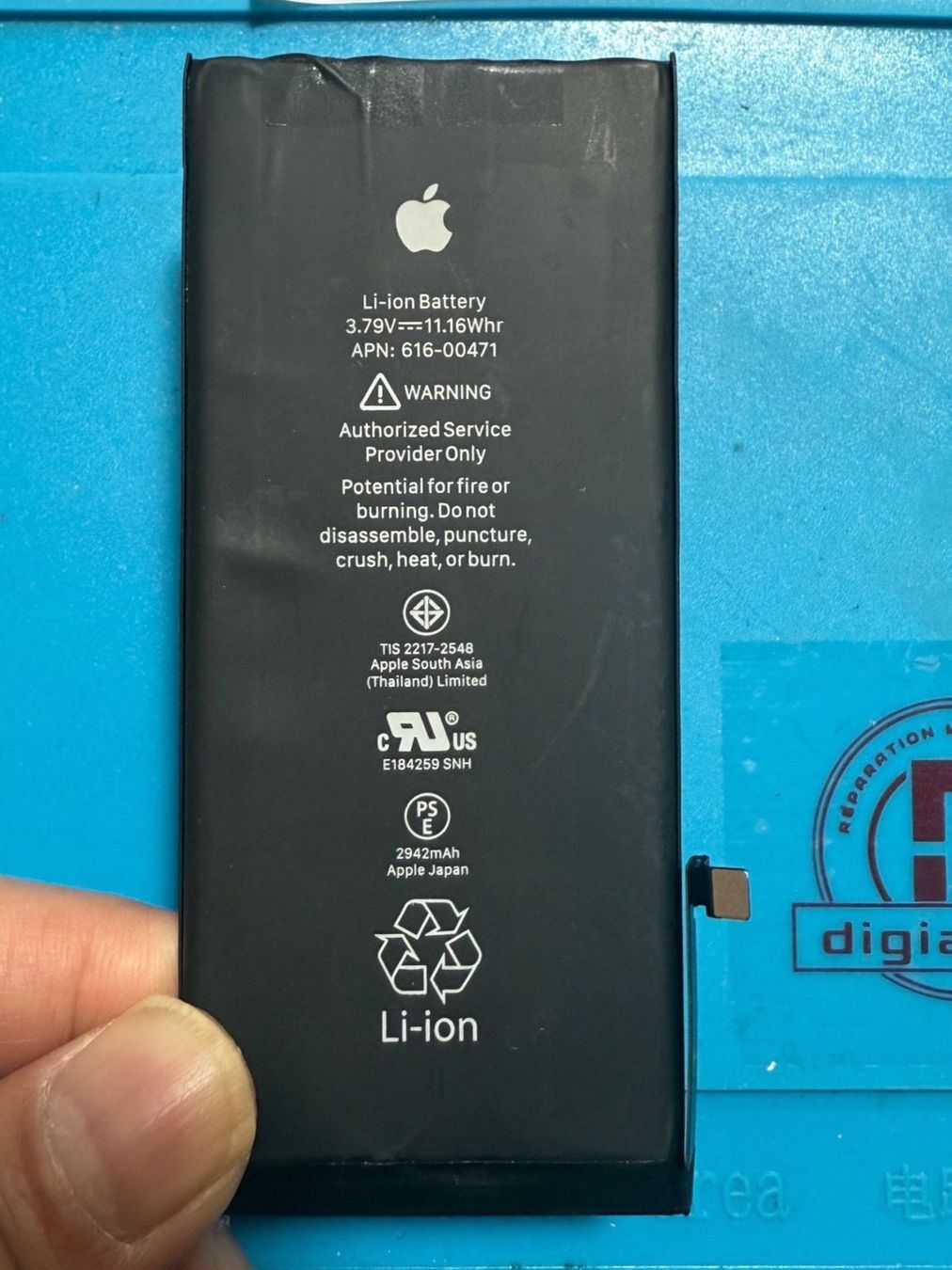 Apple Handys / Smartphones: iPhone XR - Batterie de remplacement original démonté 90% – Neu und originalverpackt aus Morges von DA-repa