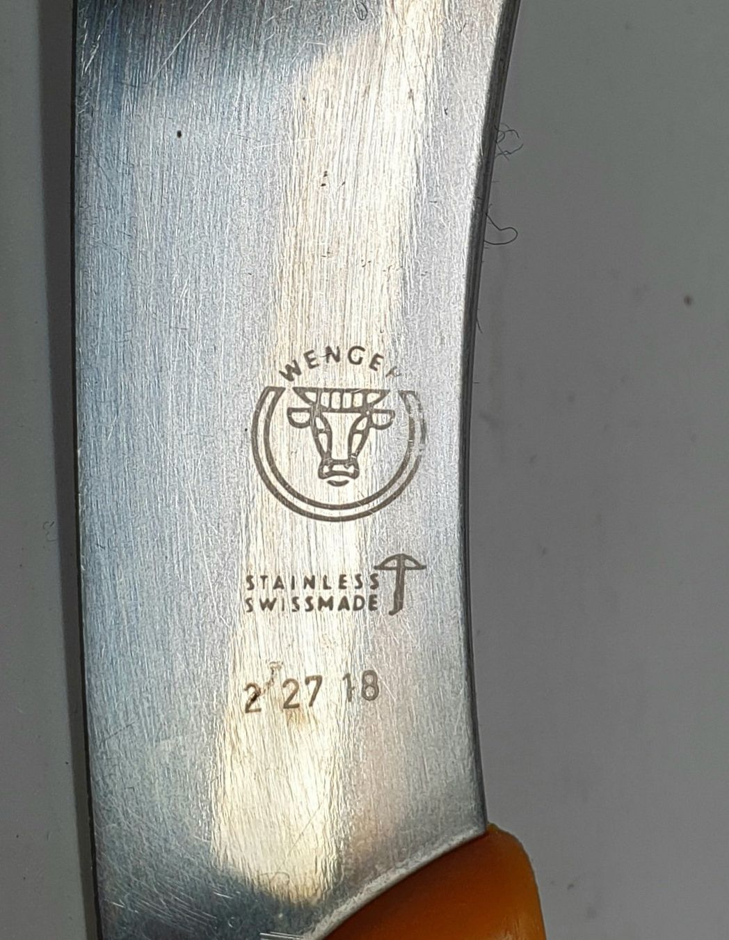 Wenger Coltelli da cucina: 2 Wenger Küchenmesser Knochenmesser Couteau de cuisine – Usato da Tüscherz-Alfermée venduto da Newpad 9
