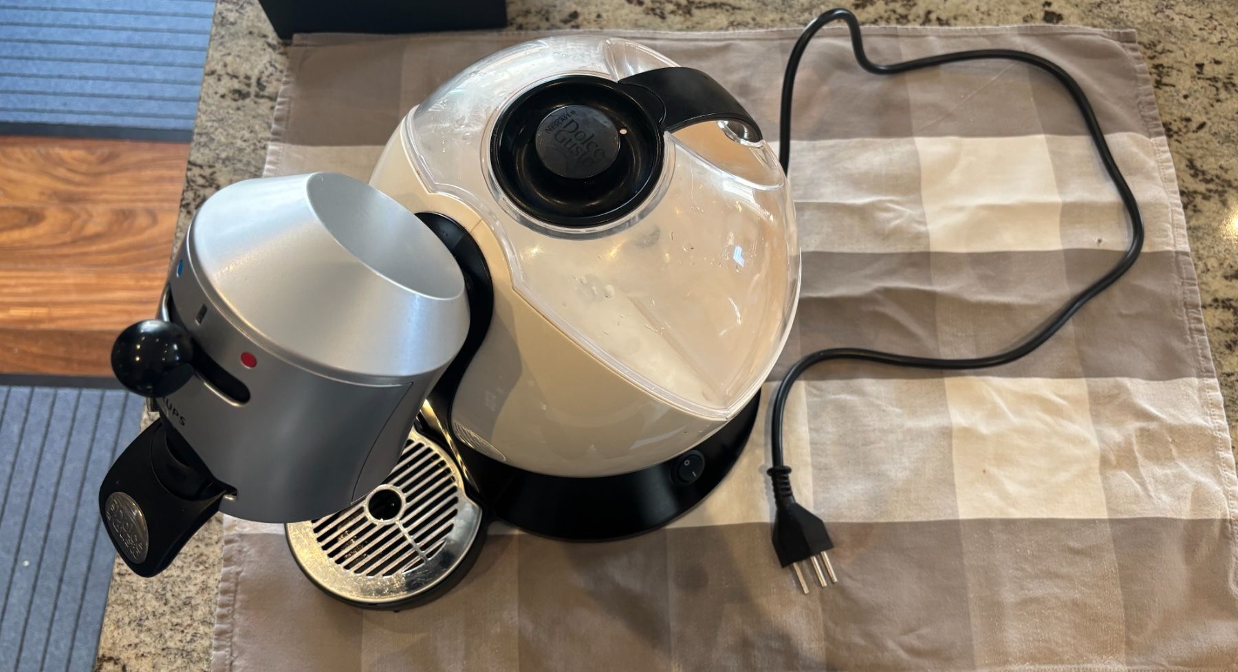 Macchine per caffè & Macchine per espresso: Machine Dolce Juste rouge ou blanche – Usato da La Croix (Lutry) venduto da patricia150392 1