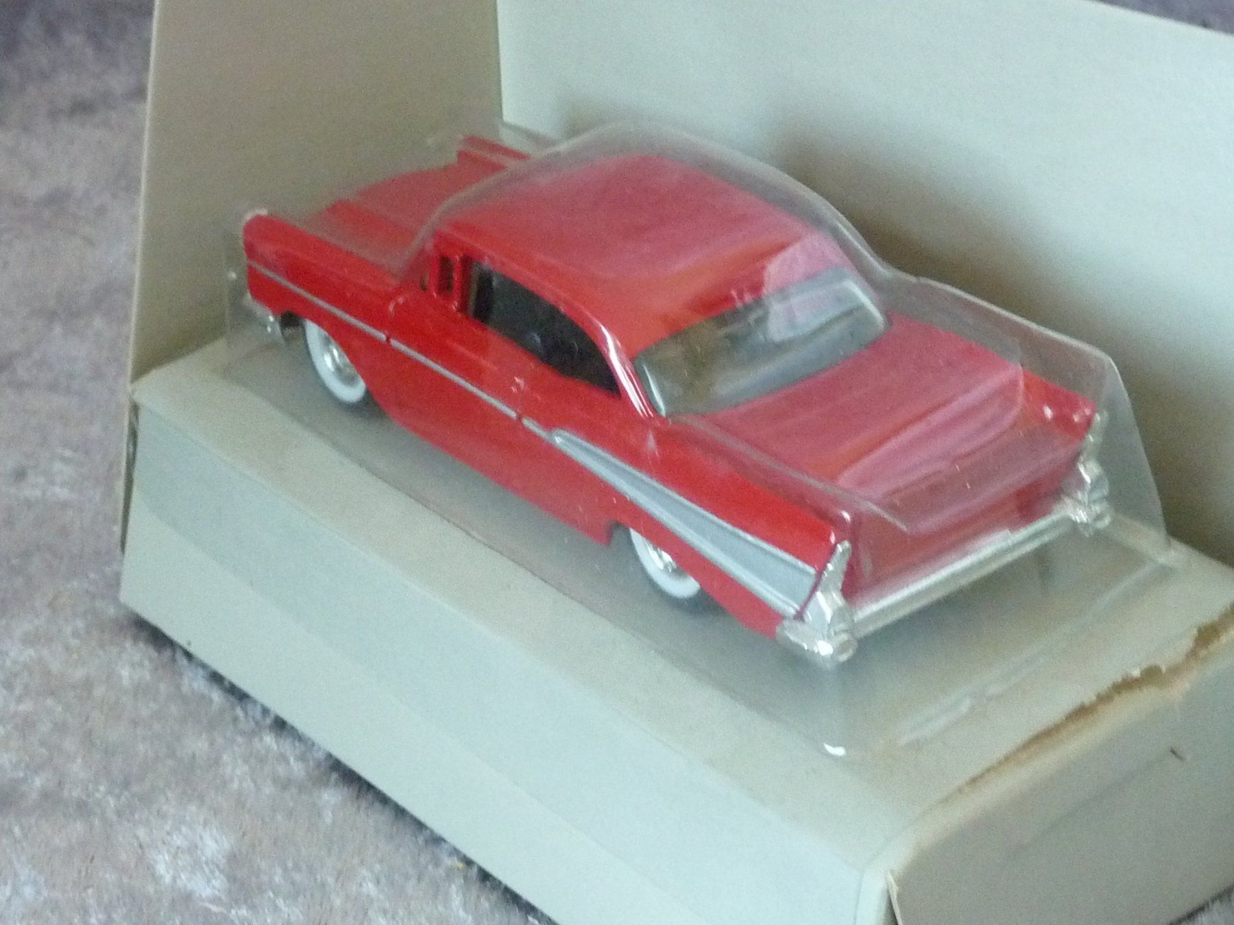 Chevrolet Modellini d'auto: Chevrolet Bel-Air 1957   1:43 – Nuovo e nell'imballaggio originale da Dürrenäsch venduto da modellautos4you 2