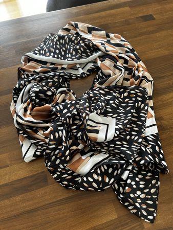 Betty Barclay Foulard – Moderner Mustermix – Schwarz/Cognac