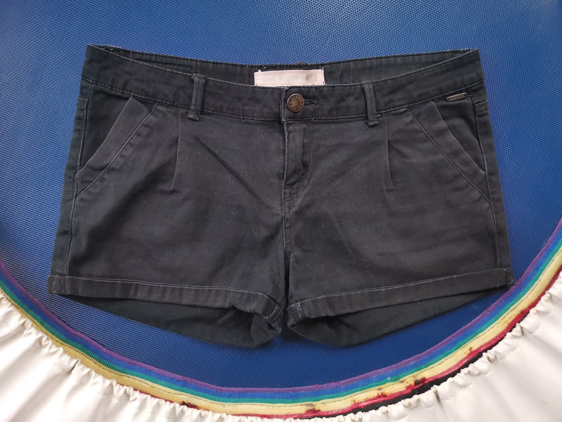 Jeans: Jeansshorts Grösse 38 schwarz – Gebraucht aus Münsingen von Nik_und_Kat 1